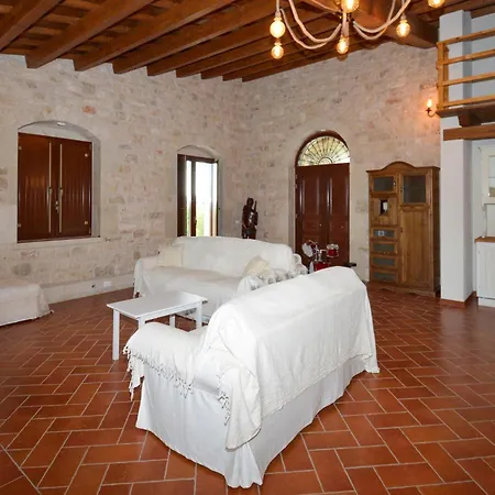Gorgeous In With House A Panoramic View *
