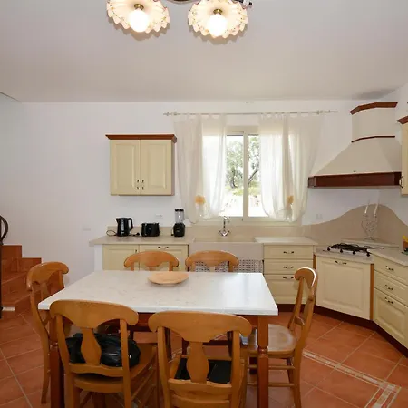 Gorgeous In With House A Panoramic View *