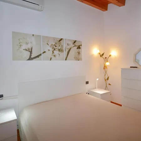 Gorgeous In With House A Panoramic View *