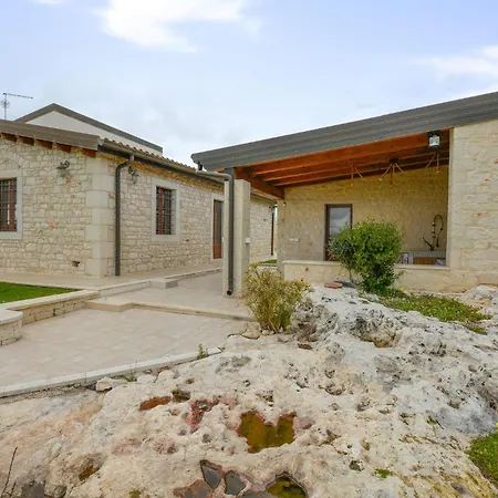 Gorgeous In With House A Panoramic View *