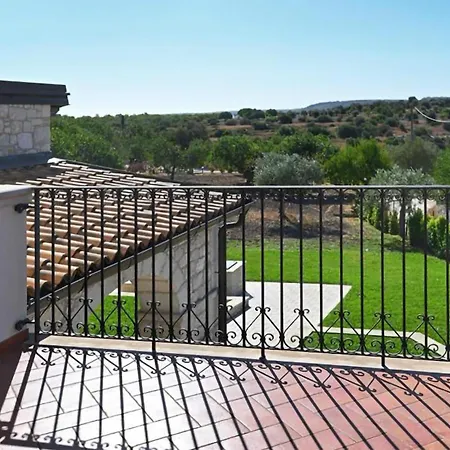Gorgeous In With House A Panoramic View