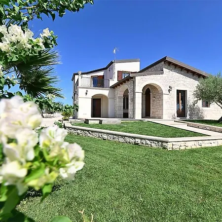 Holiday home Gorgeous In With House A Panoramic View